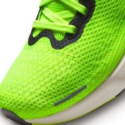 Nike ZoomX Invincible Run Flyknit Men's Running Shoe 16 Nike ZoomX Invincible Run Flyknit Men's Running Shoe
