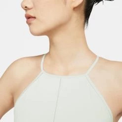 Nike Yoga Women's Infinalon Cropped Tank Training