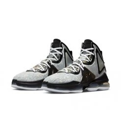Nike LeBron 19 "Royalty" Basketball Shoes