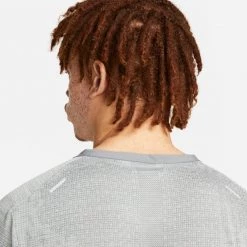 Nike Dri-FIT ADV Techknit Ultra Men's Short-Sleeve Running Top