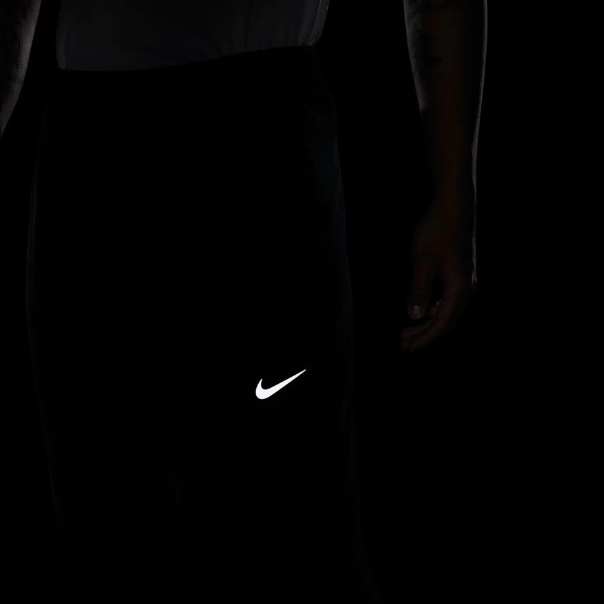Nike Dri-FIT UV Challenger 8 Nike Dri-FIT UV Challenger