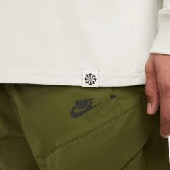 Nike Sportswear Men's Long-Sleeve T-Shirt