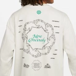 Nike Sportswear Men's Long-Sleeve T-Shirt