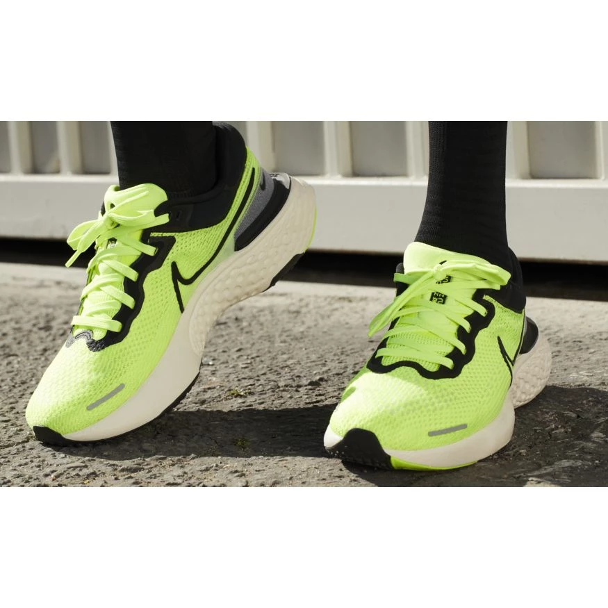 Nike ZoomX Invincible Run Flyknit Men's Running Shoe 9 Nike ZoomX Invincible Run Flyknit Men's Running Shoe